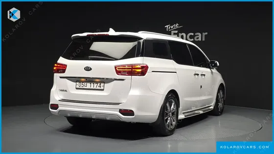 KIA CARNIVAL 9-SEATER NOBLESSE