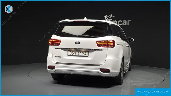 KIA CARNIVAL 9-SEATER NOBLESSE