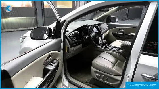 KIA CARNIVAL 9-SEATER NOBLESSE