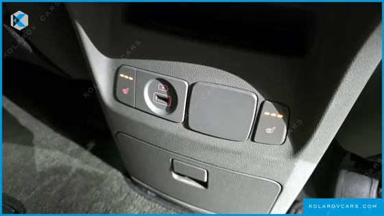 KIA CARNIVAL 9-SEATER NOBLESSE