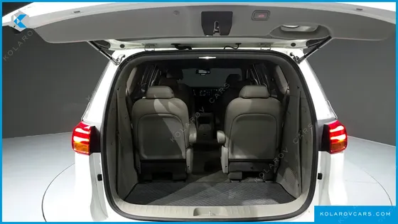 KIA CARNIVAL 9-SEATER NOBLESSE