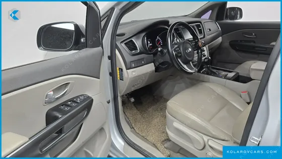KIA CARNIVAL 9-SEATER LUXURY