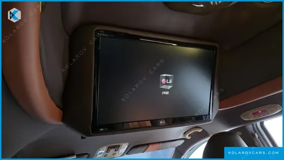 KIA CARNIVAL 9-SEATER HI-LIMOUSINE