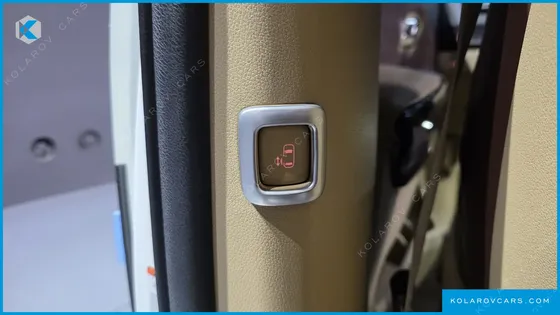 KIA CARNIVAL 9-SEATER HI-LIMOUSINE