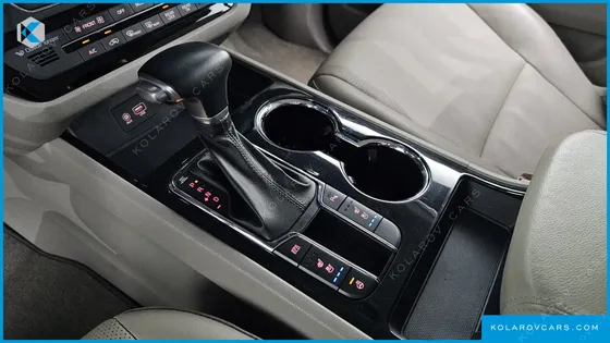 KIA CARNIVAL 9-SEATER PRSTIGE