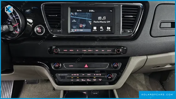 KIA CARNIVAL 9-SEATER PRSTIGE