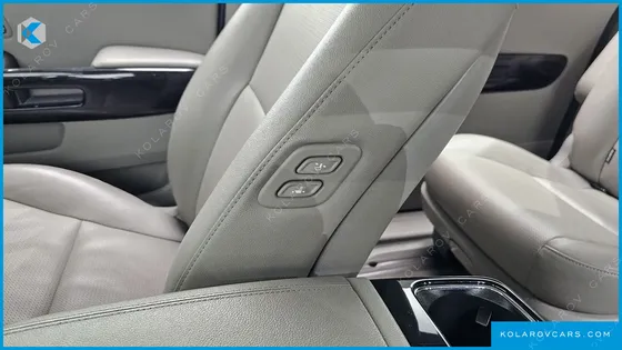 KIA CARNIVAL 9-SEATER PRSTIGE