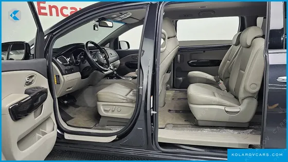KIA CARNIVAL 9-SEATER PRSTIGE