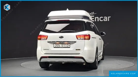 KIA CARNIVAL 7-SEATER HI-LIMOUSINE