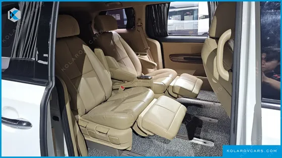 KIA CARNIVAL 7-SEATER HI-LIMOUSINE