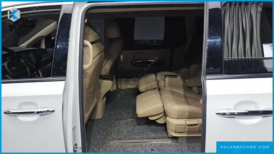 KIA CARNIVAL 7-SEATER HI-LIMOUSINE