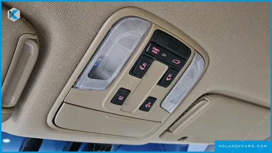 KIA CARNIVAL 7-SEATER HI-LIMOUSINE