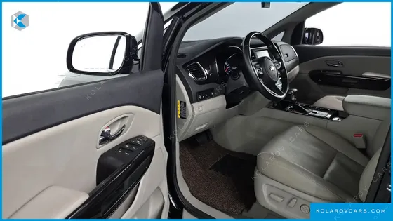 KIA CARNIVAL 9-SEATER PRSTIGE