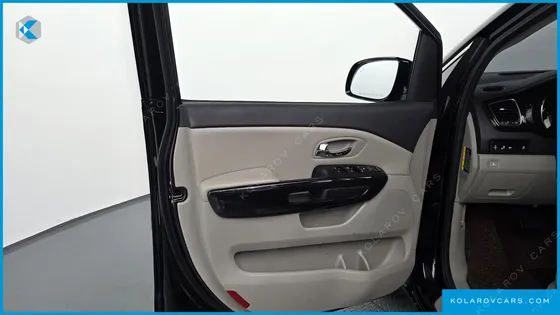 KIA CARNIVAL 9-SEATER PRSTIGE