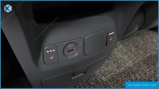 KIA CARNIVAL 9-SEATER PRSTIGE