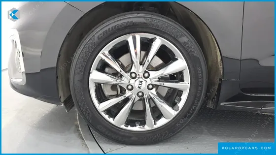 KIA CARNIVAL 9-SEATER NOBLESSE