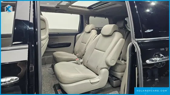KIA CARNIVAL 9-SEATER PRSTIGE