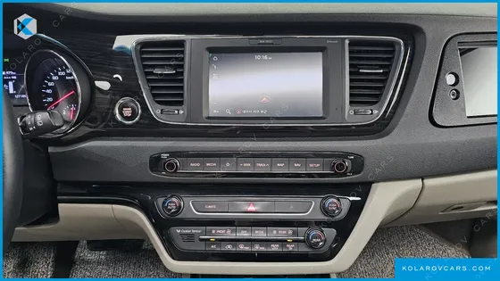 KIA CARNIVAL 9-SEATER PRSTIGE