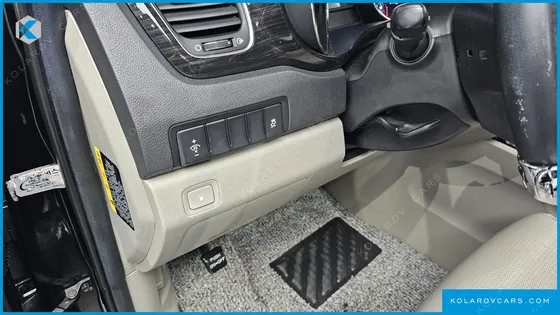 KIA CARNIVAL 9-SEATER PRSTIGE