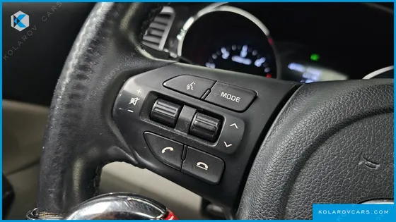 KIA CARNIVAL 9-SEATER PRSTIGE