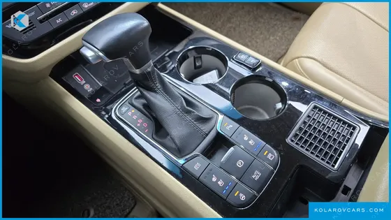 KIA CARNIVAL 9-SEATER HI-LIMOUSINE