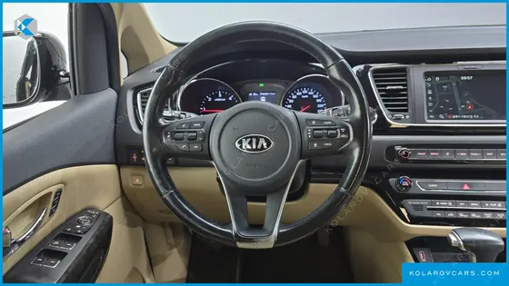 KIA CARNIVAL 9-SEATER HI-LIMOUSINE
