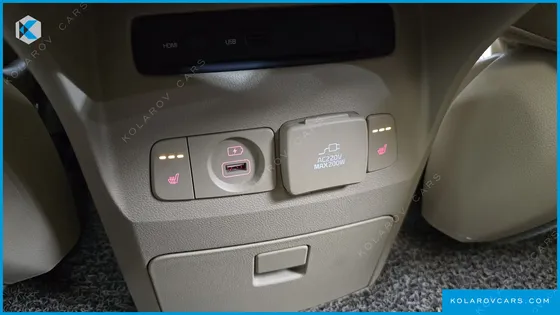 KIA CARNIVAL 9-SEATER HI-LIMOUSINE