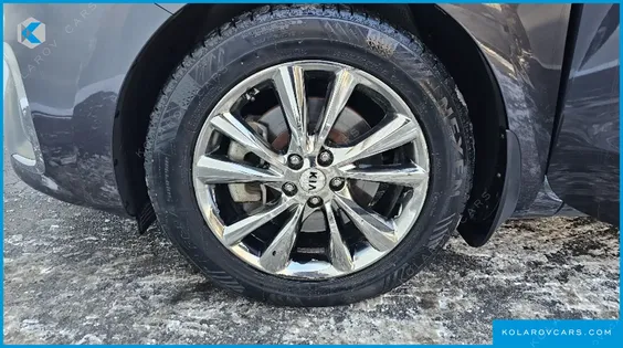 KIA CARNIVAL 9-SEATER NOBLESSE SPECIAL