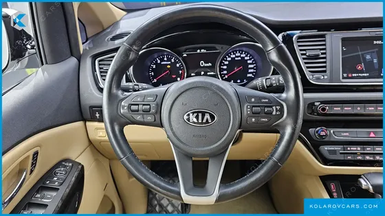 KIA CARNIVAL GASOLINE 7-SEATER HI-LIMOUSINE