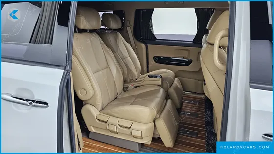 KIA CARNIVAL GASOLINE 7-SEATER HI-LIMOUSINE
