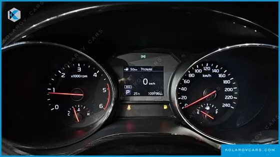 KIA CARNIVAL 9-SEATER PRSTIGE