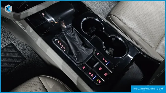KIA CARNIVAL 9-SEATER PRSTIGE