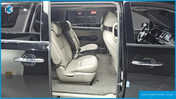 KIA CARNIVAL 9-SEATER PRSTIGE