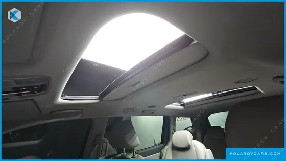 KIA CARNIVAL 9-SEATER PRSTIGE
