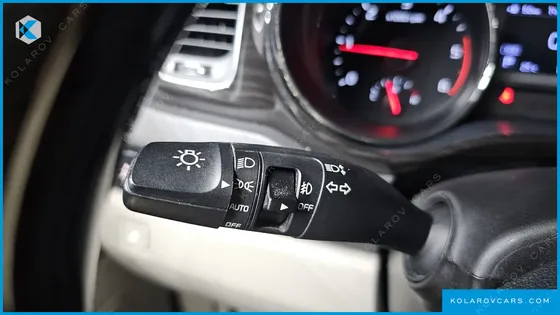 KIA CARNIVAL 9-SEATER PRSTIGE