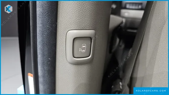 KIA CARNIVAL 9-SEATER PRSTIGE