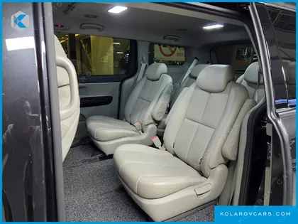 KIA CARNIVAL 9-SEATER NOBLESSE SPECIAL