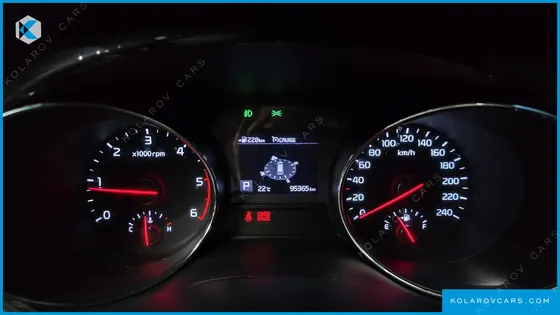 KIA CARNIVAL 9-SEATER PRSTIGE