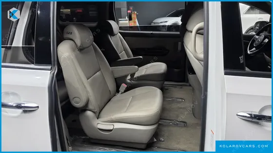 KIA CARNIVAL 9-SEATER PRSTIGE