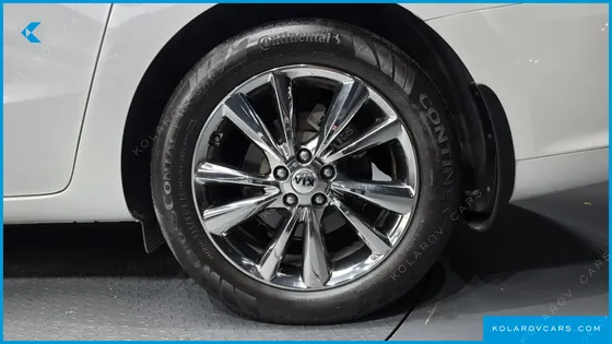KIA CARNIVAL 9-SEATER PRSTIGE