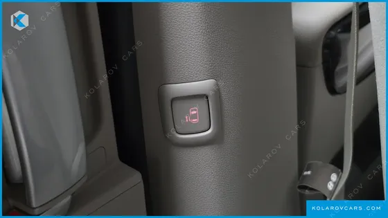 KIA CARNIVAL 9-SEATER PRSTIGE