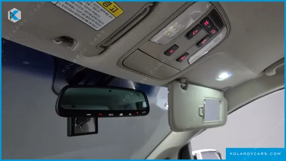 KIA CARNIVAL 9-SEATER PRSTIGE