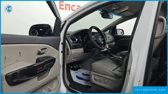 KIA CARNIVAL 11-SEATER PRESTIGE