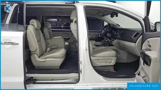 KIA CARNIVAL 11-SEATER PRESTIGE