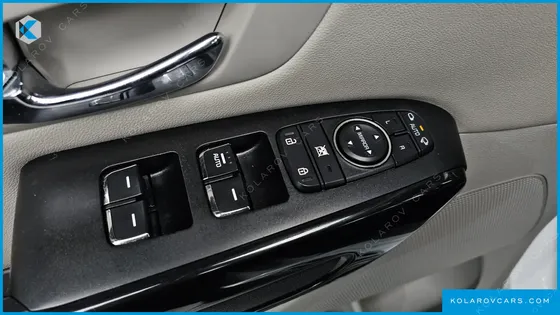 KIA CARNIVAL 11-SEATER PRESTIGE