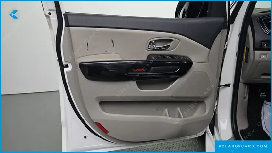 KIA CARNIVAL 11-SEATER PRESTIGE