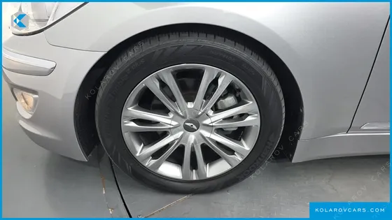 HYUNDAI GENESIS BH 330 LUXURY