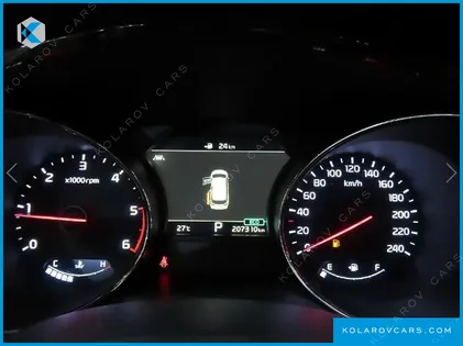 KIA CARNIVAL 9-SEATER NOBLESSE SPECIAL