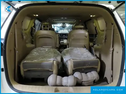 KIA CARNIVAL 9-SEATER NOBLESSE SPECIAL