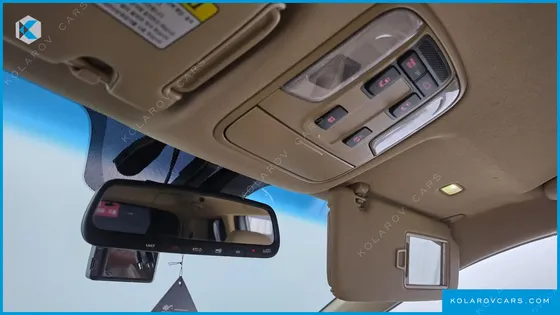KIA CARNIVAL GASOLINE 9-SEATER HI-LIMOUSINE